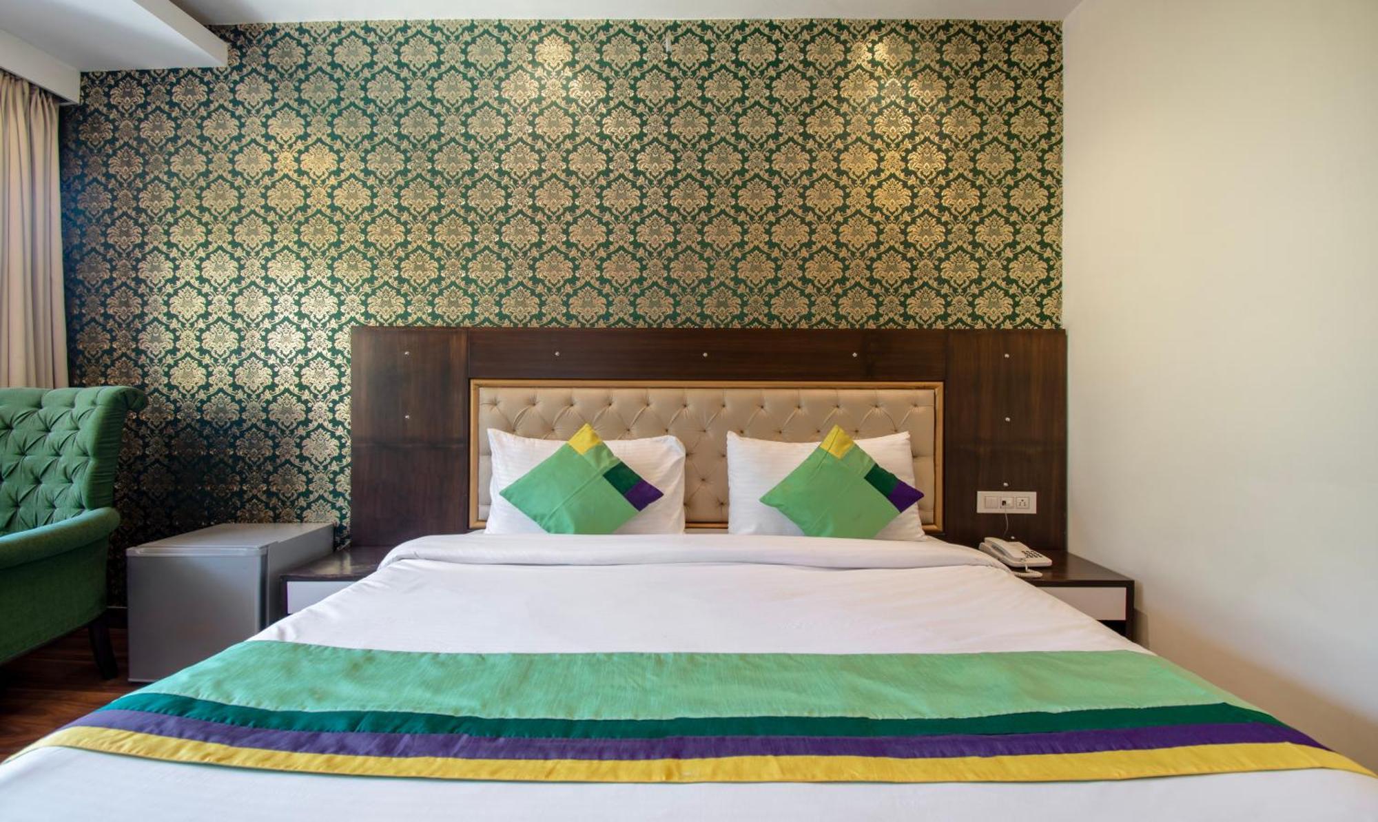 Ambika Residency, Near Hidimba Devi Temple Hotel Manali  Exterior photo
